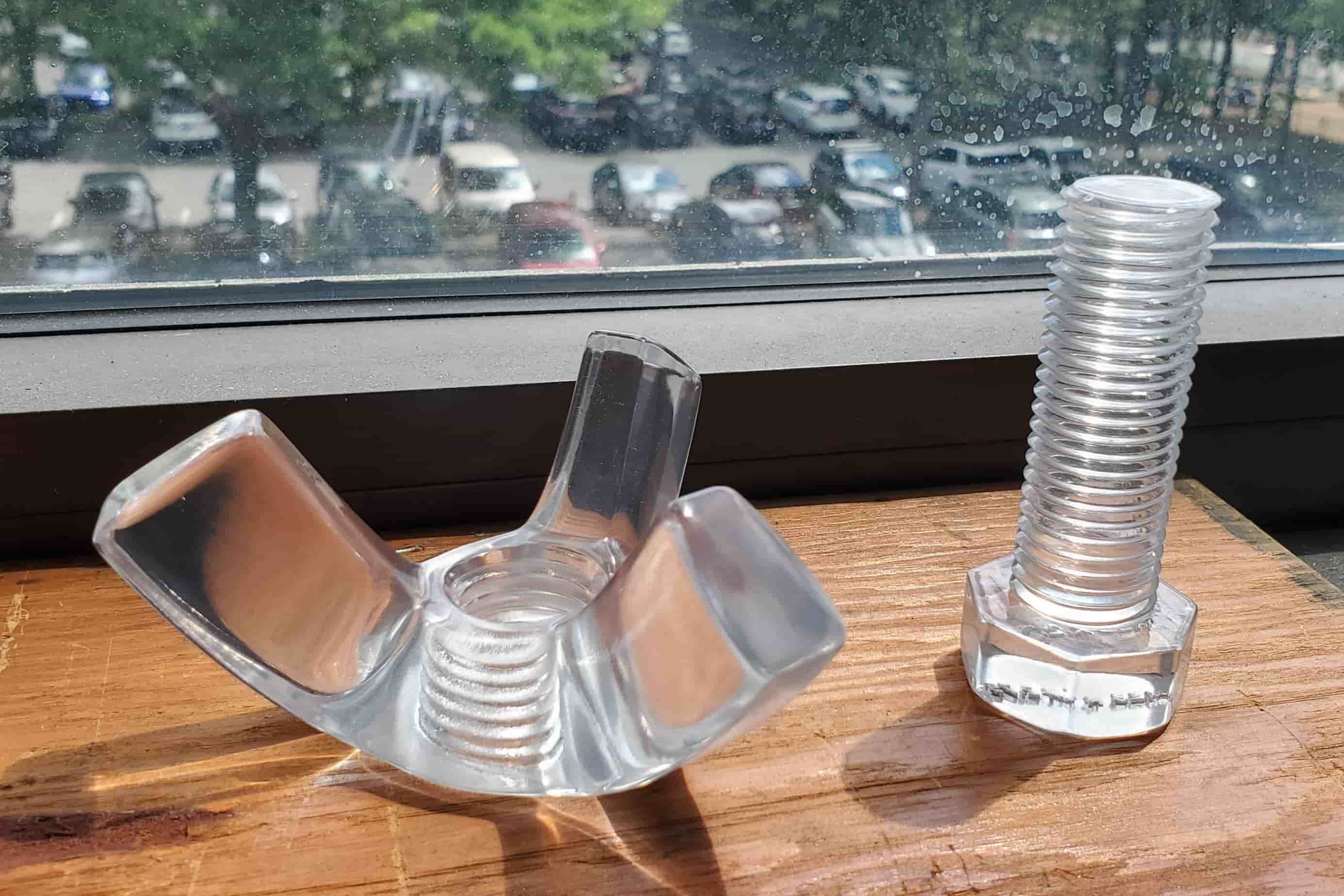clear wingnut